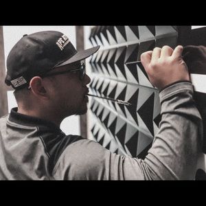 Meet your Posher, Jonathan